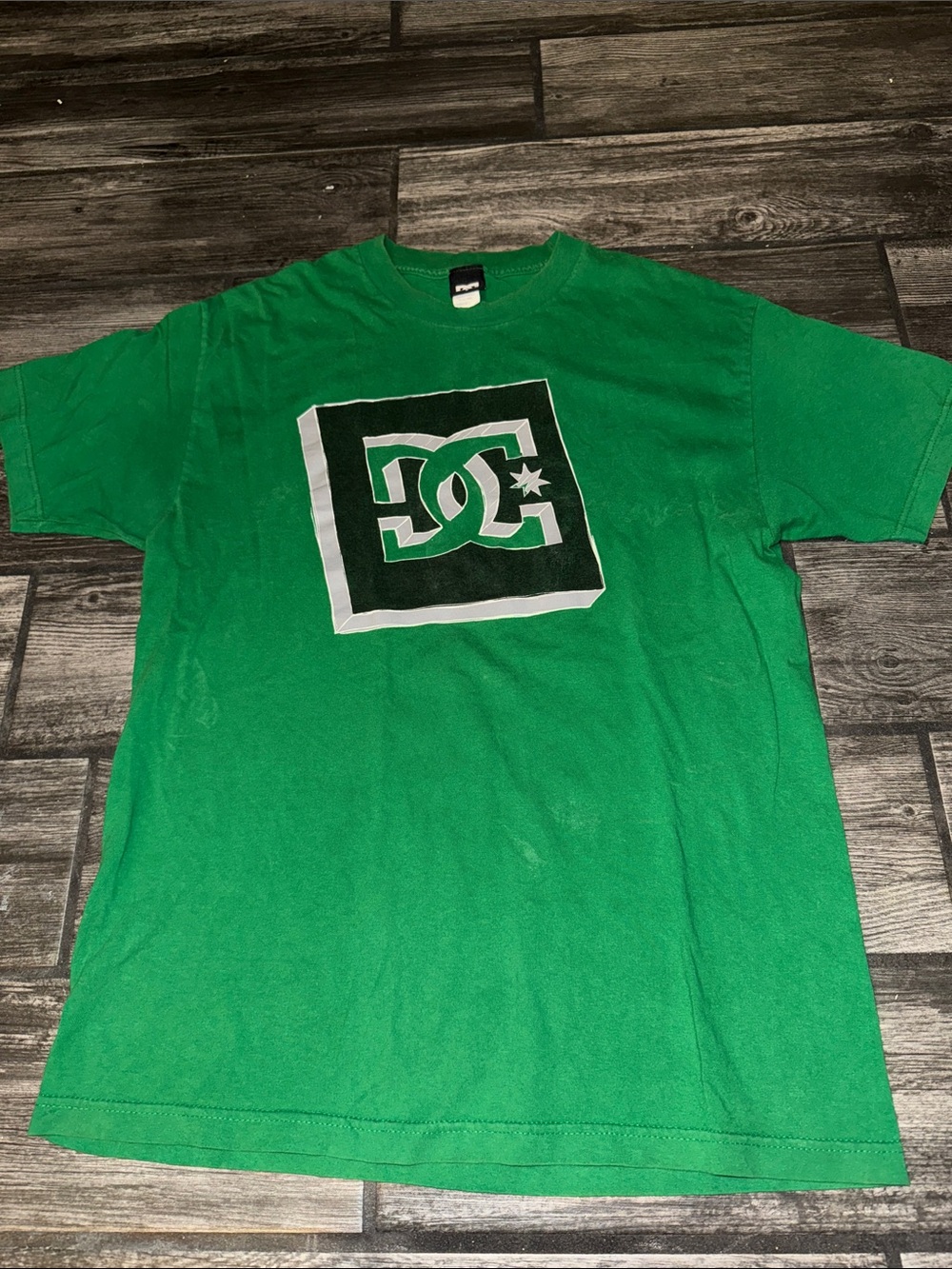 DC vintage skateboard Green Graphic Logo T-Shirt